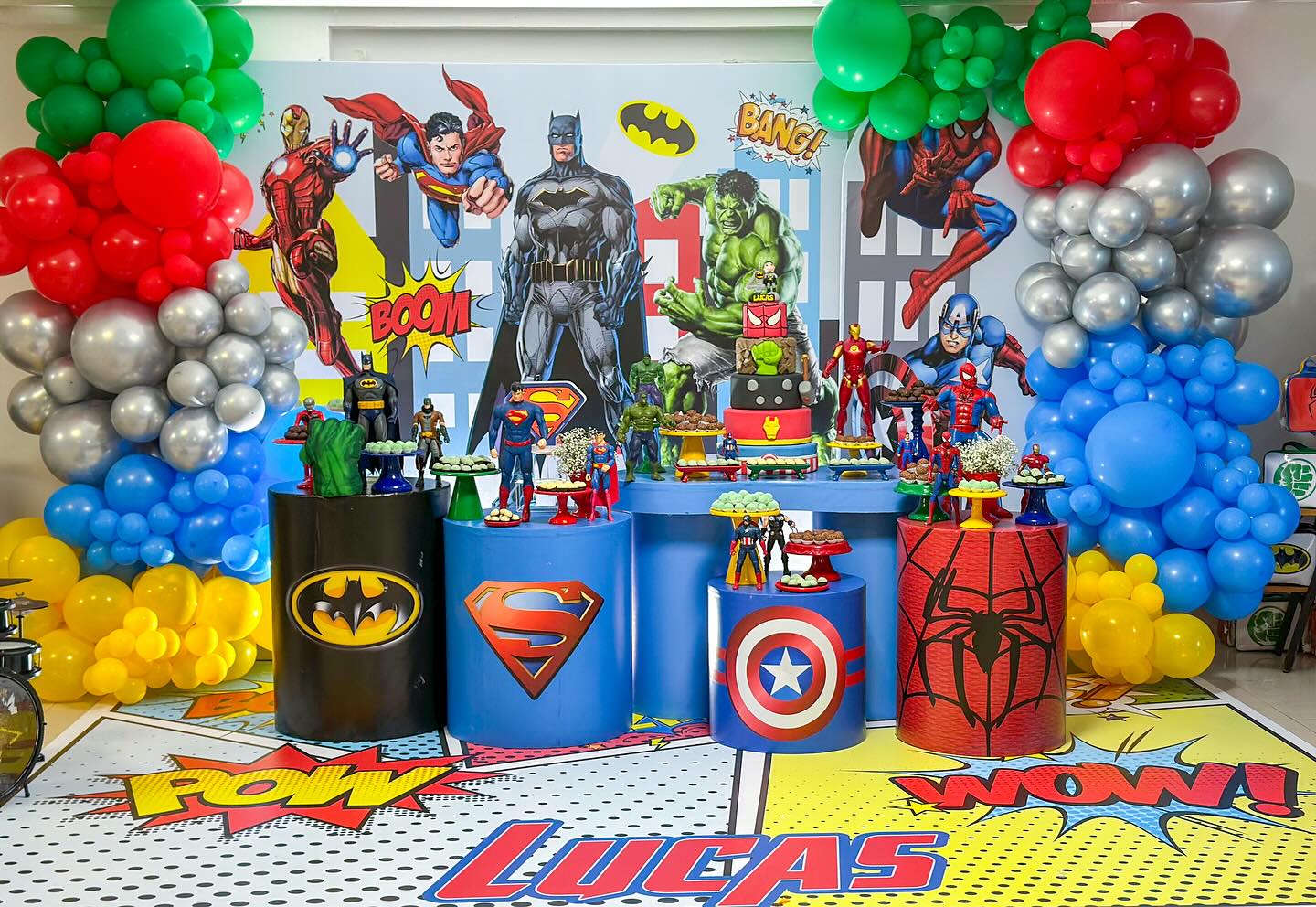 Festa de aniversário temática de super-heróis